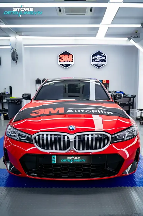 BMW 320i Sport-Line góc 2